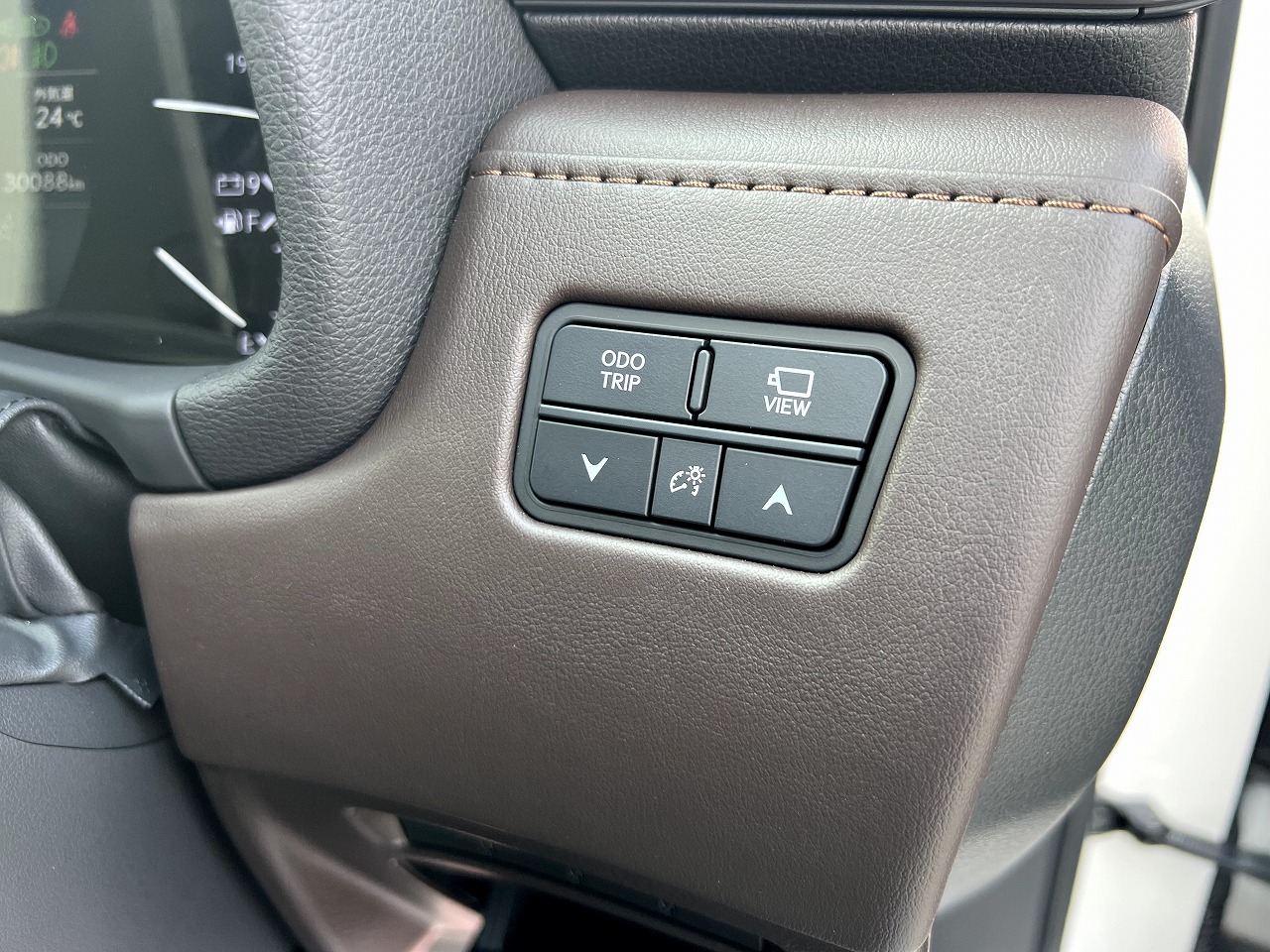 LEXUS LX 600