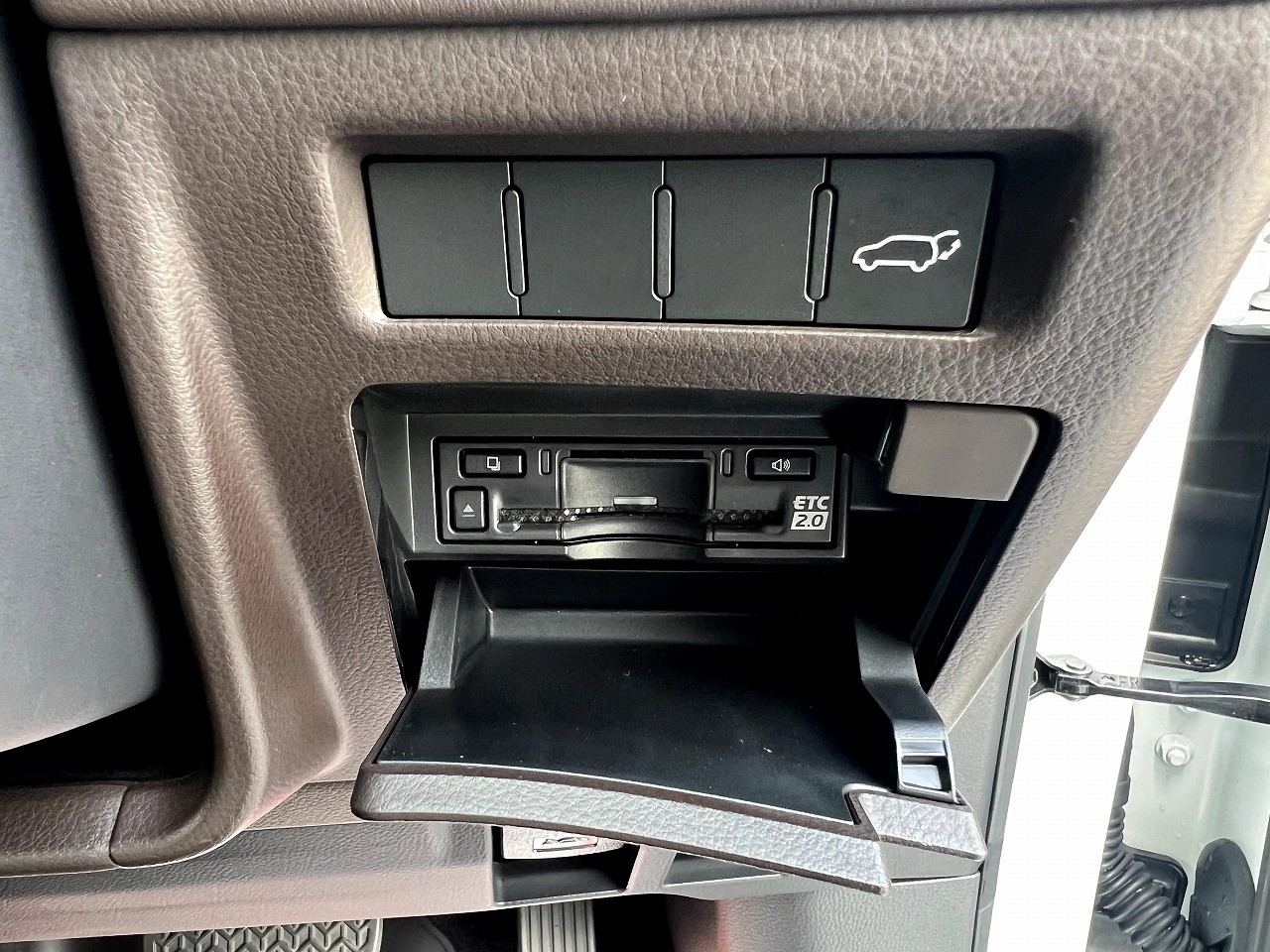 LEXUS LX 600