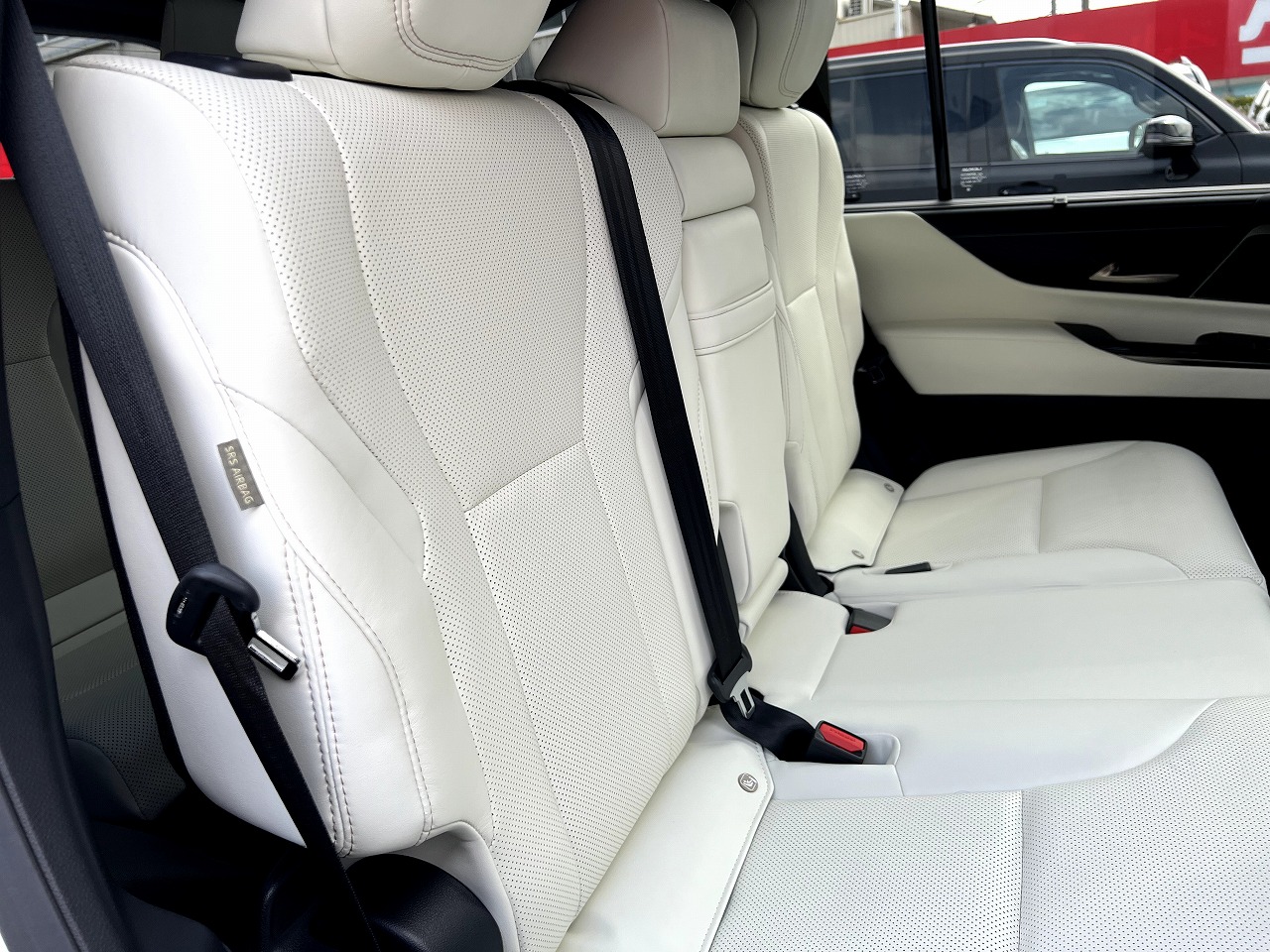 LEXUS LX 600