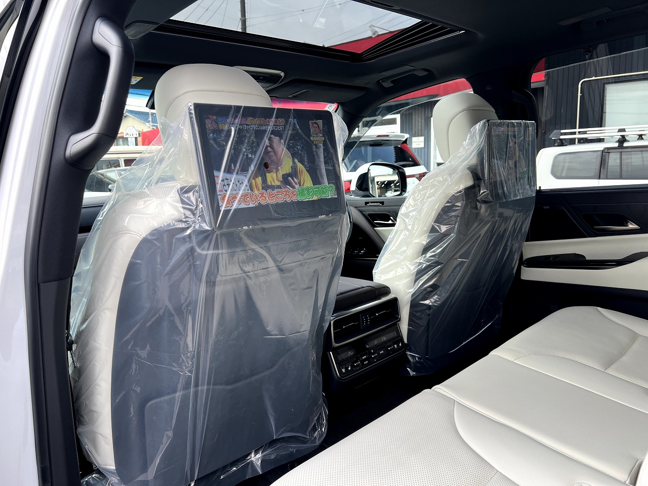LEXUS LX 600