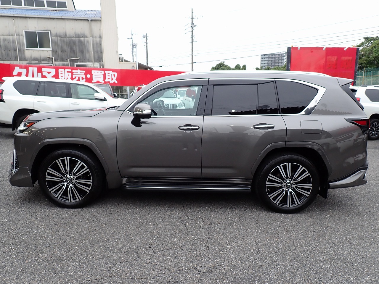 LEXUS LX 600