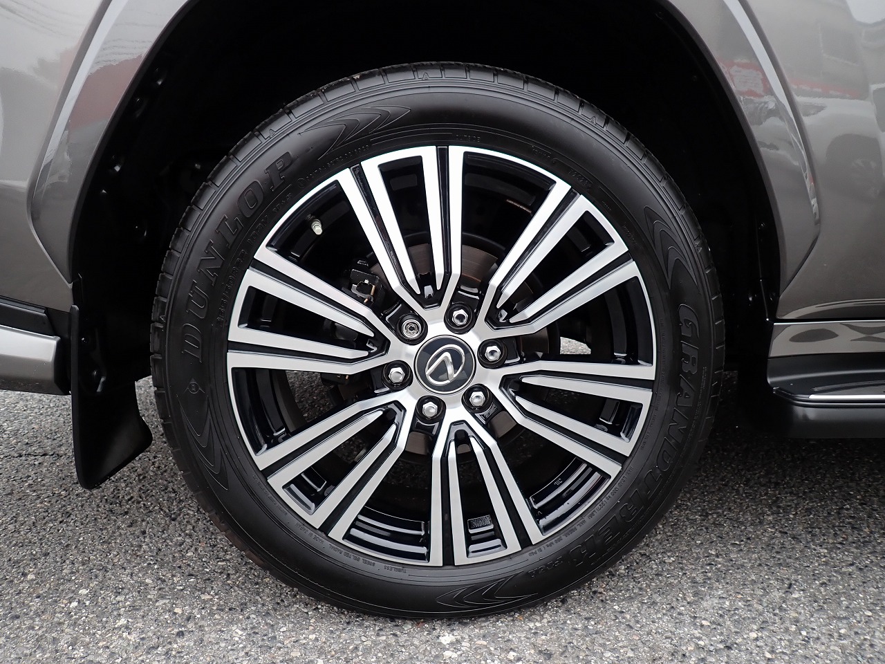 LEXUS LX 600