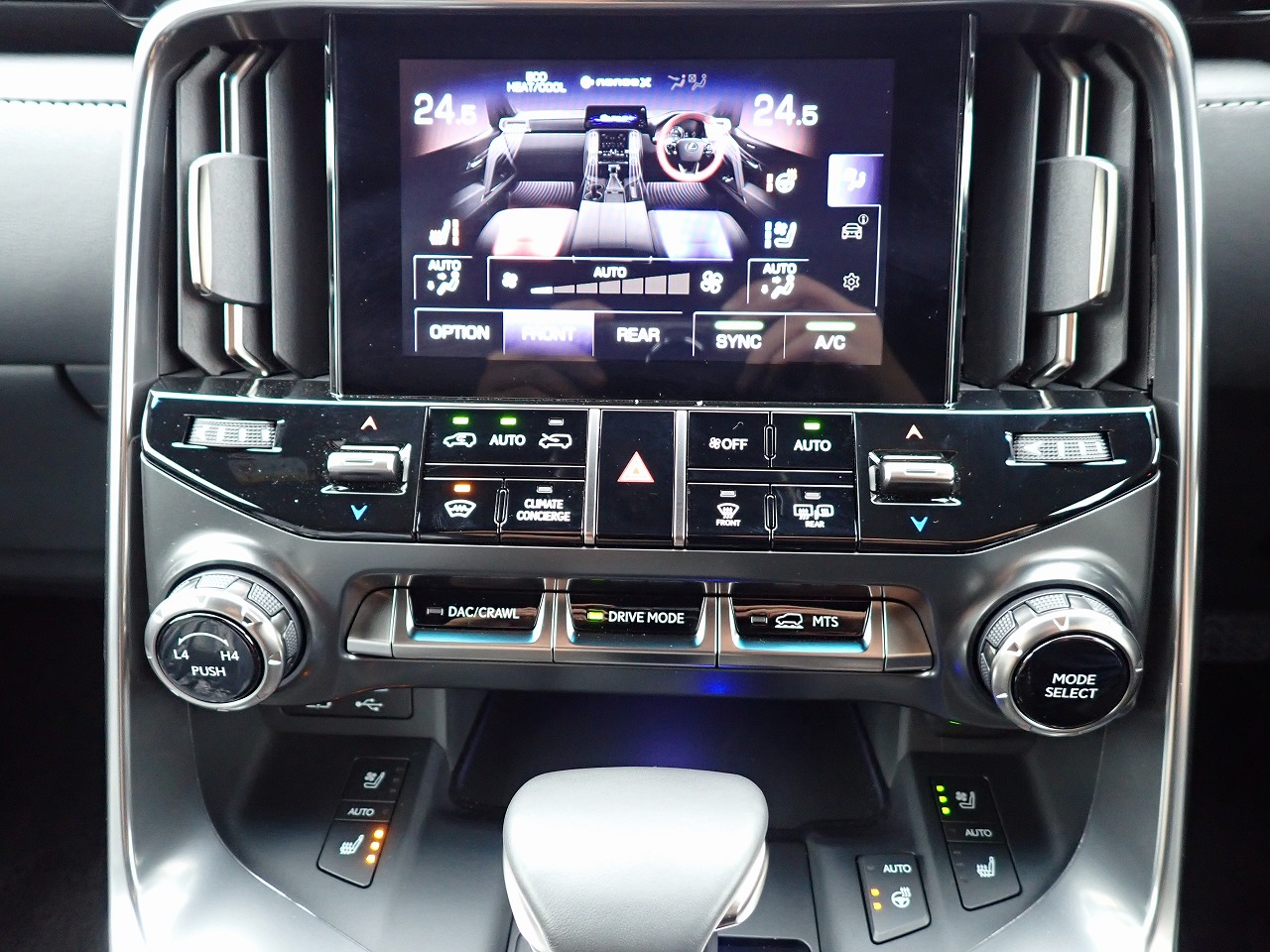 LEXUS LX 600