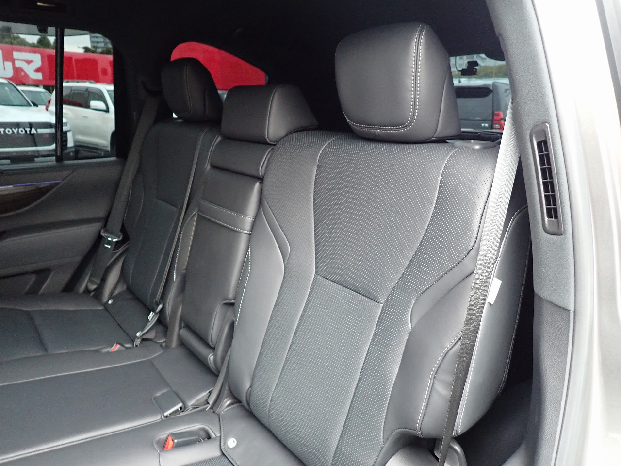 LEXUS LX 600