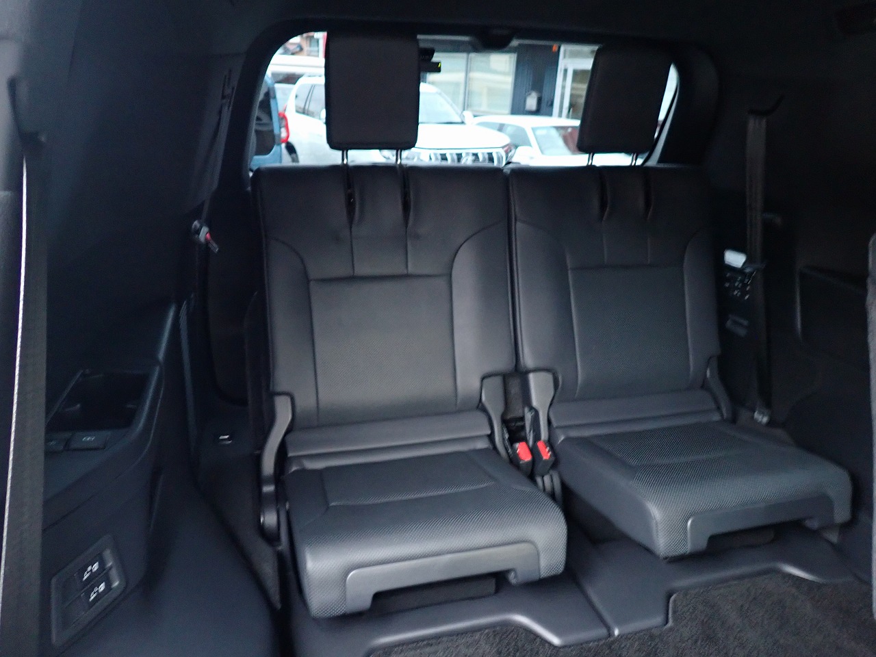 LEXUS LX 600