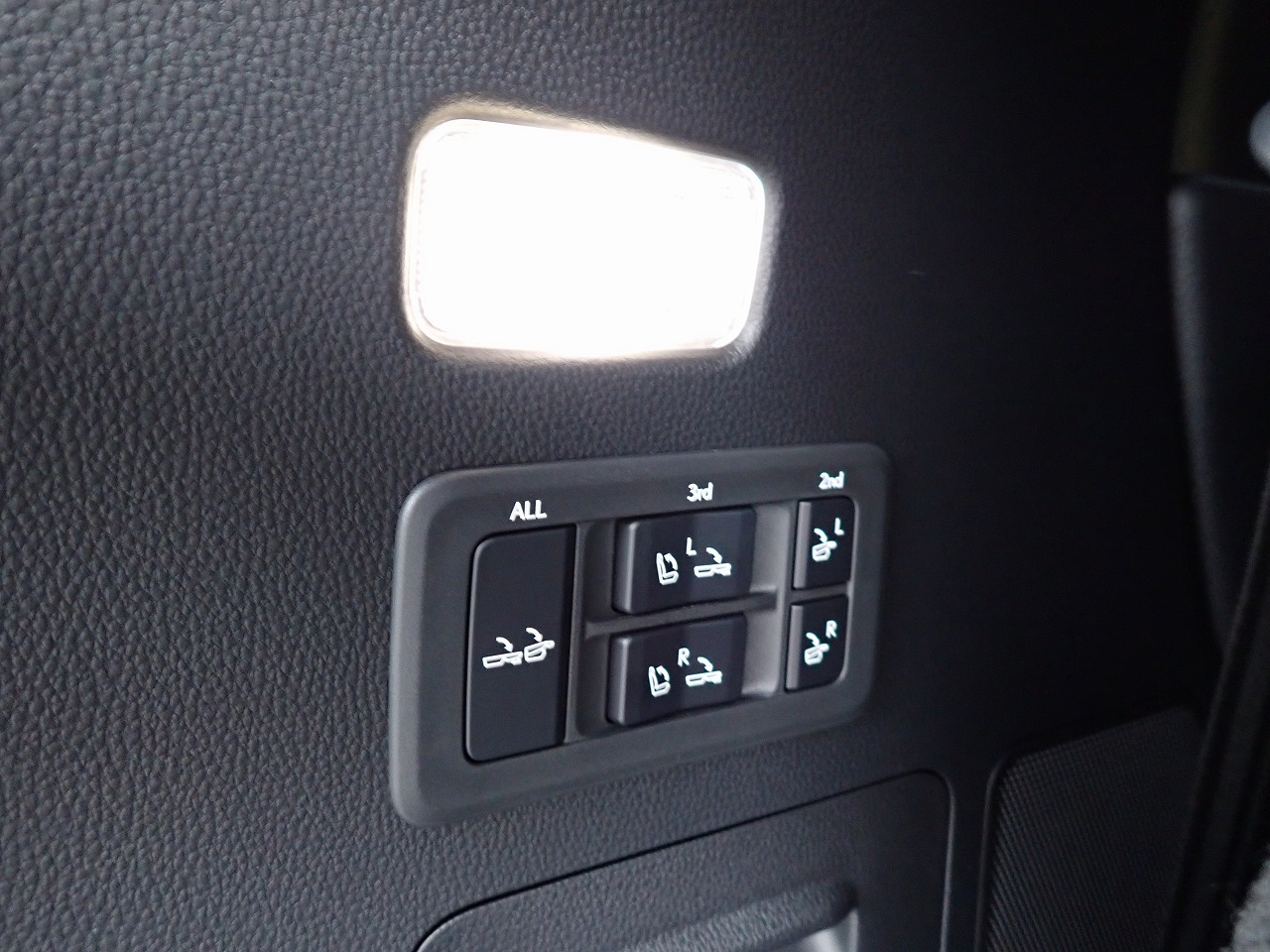 LEXUS LX 600