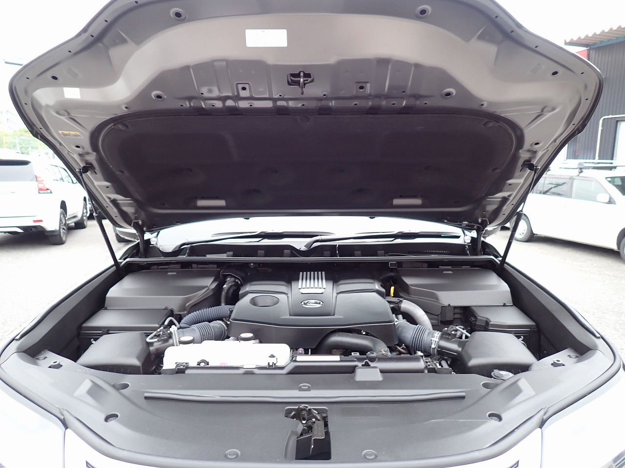 LEXUS LX 600