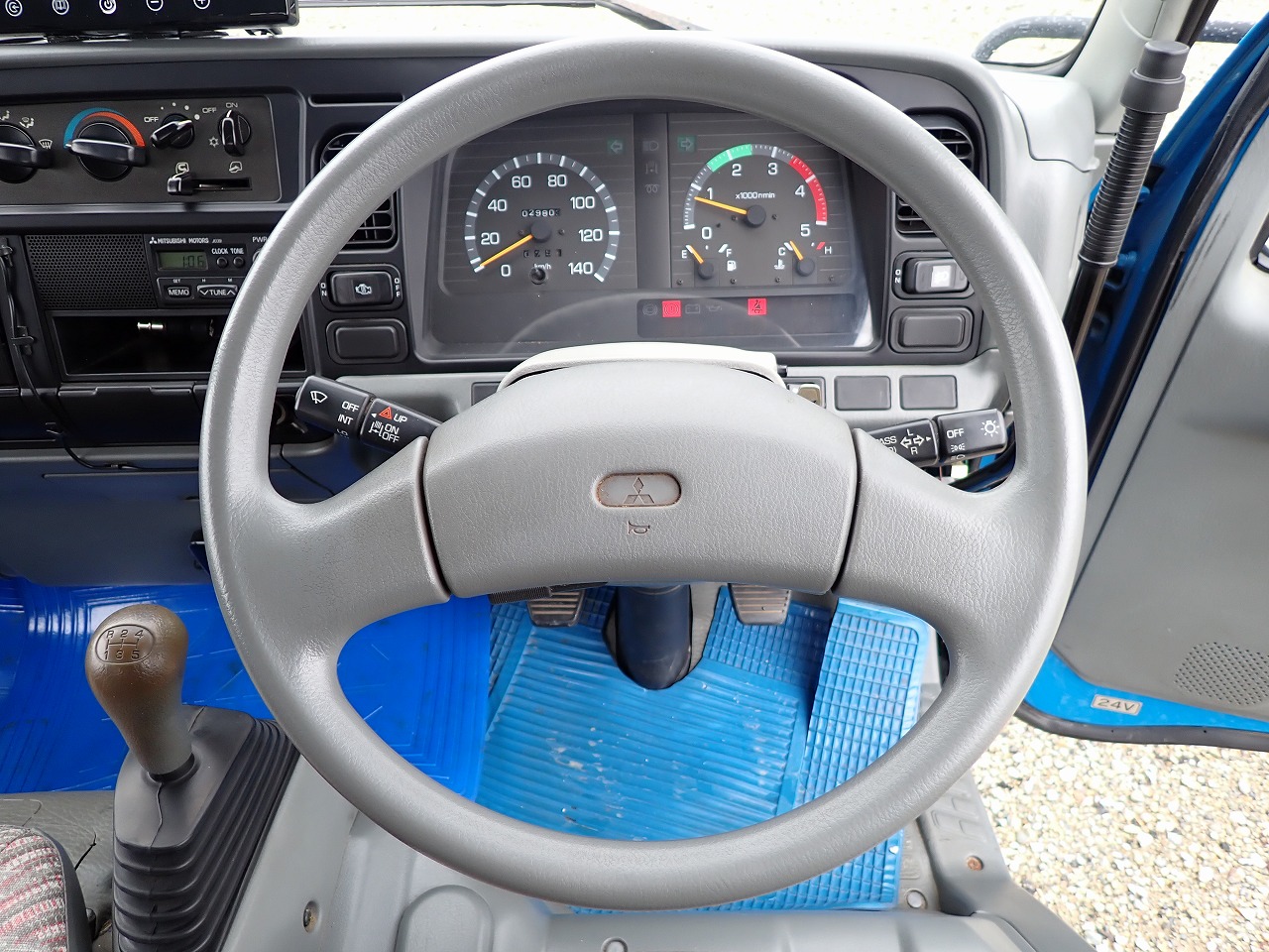 MITSUBISHI Canter
