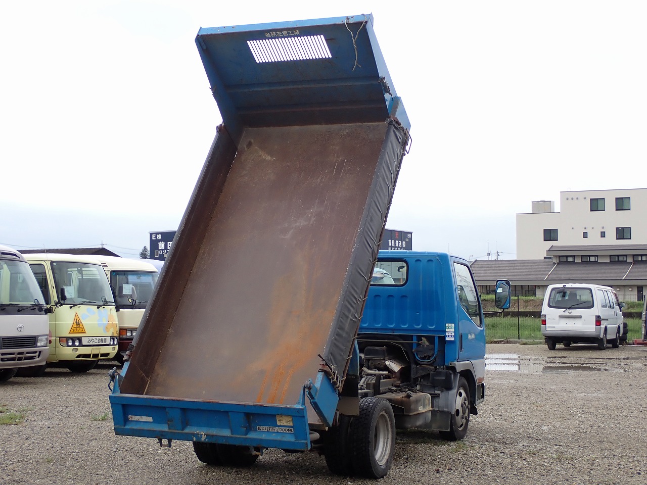 MITSUBISHI Canter