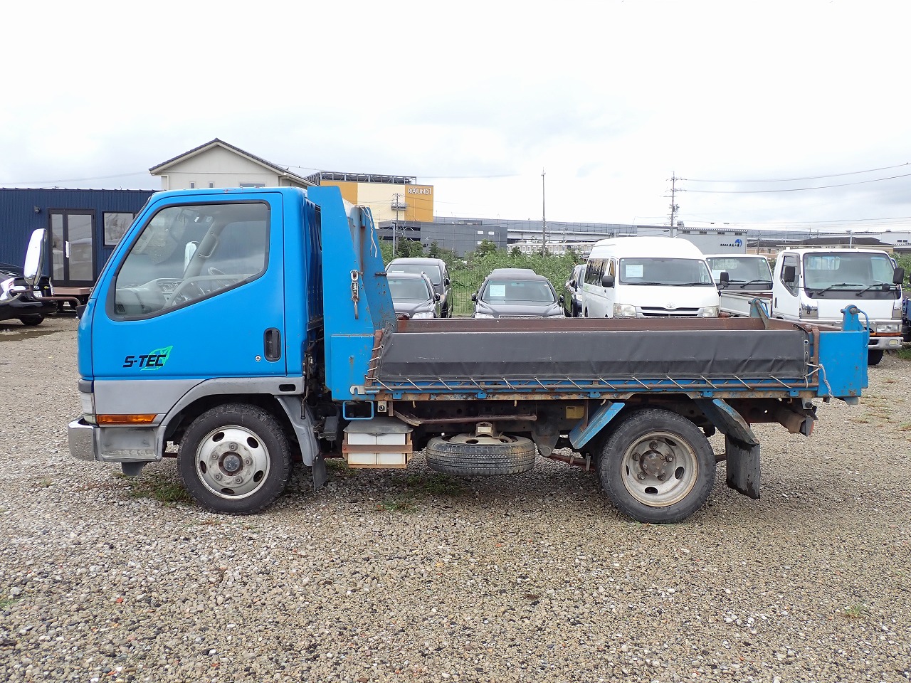 MITSUBISHI Canter