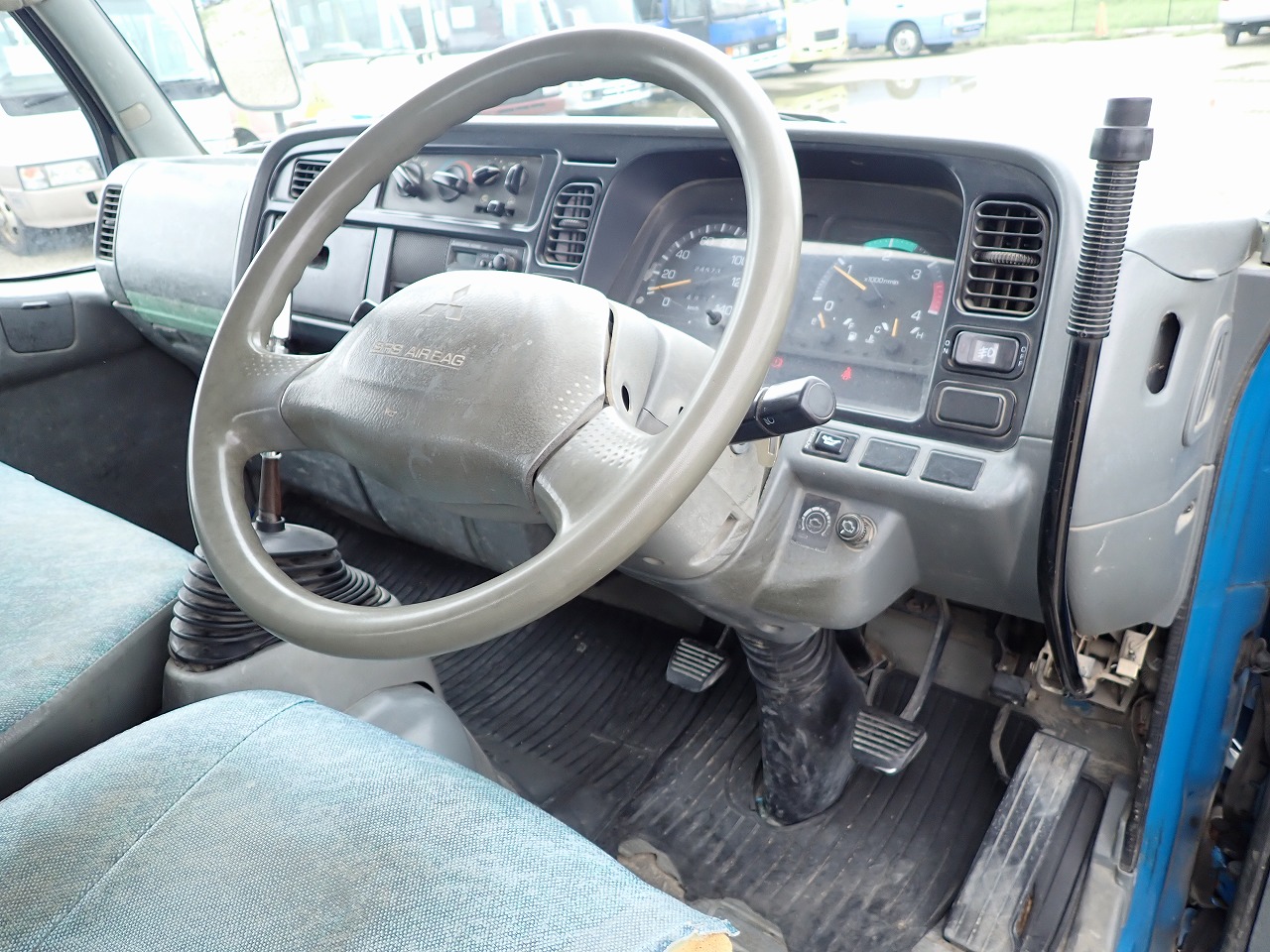 MITSUBISHI Canter