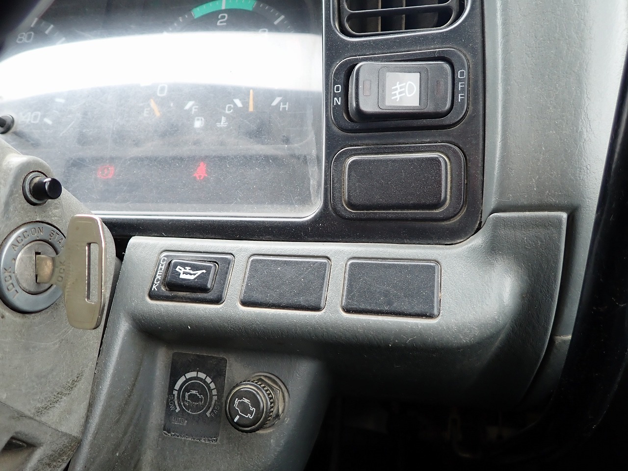MITSUBISHI Canter