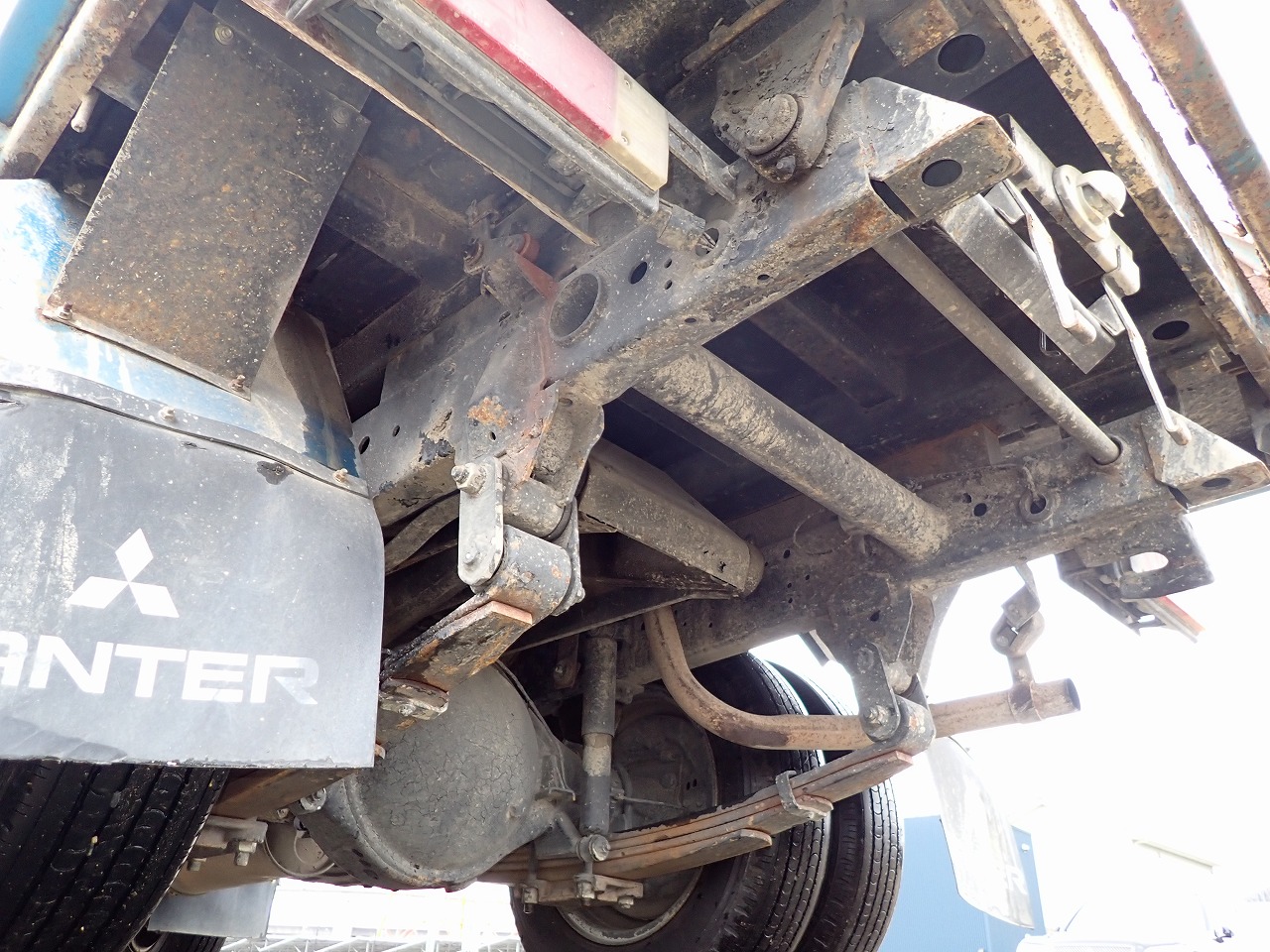 MITSUBISHI Canter