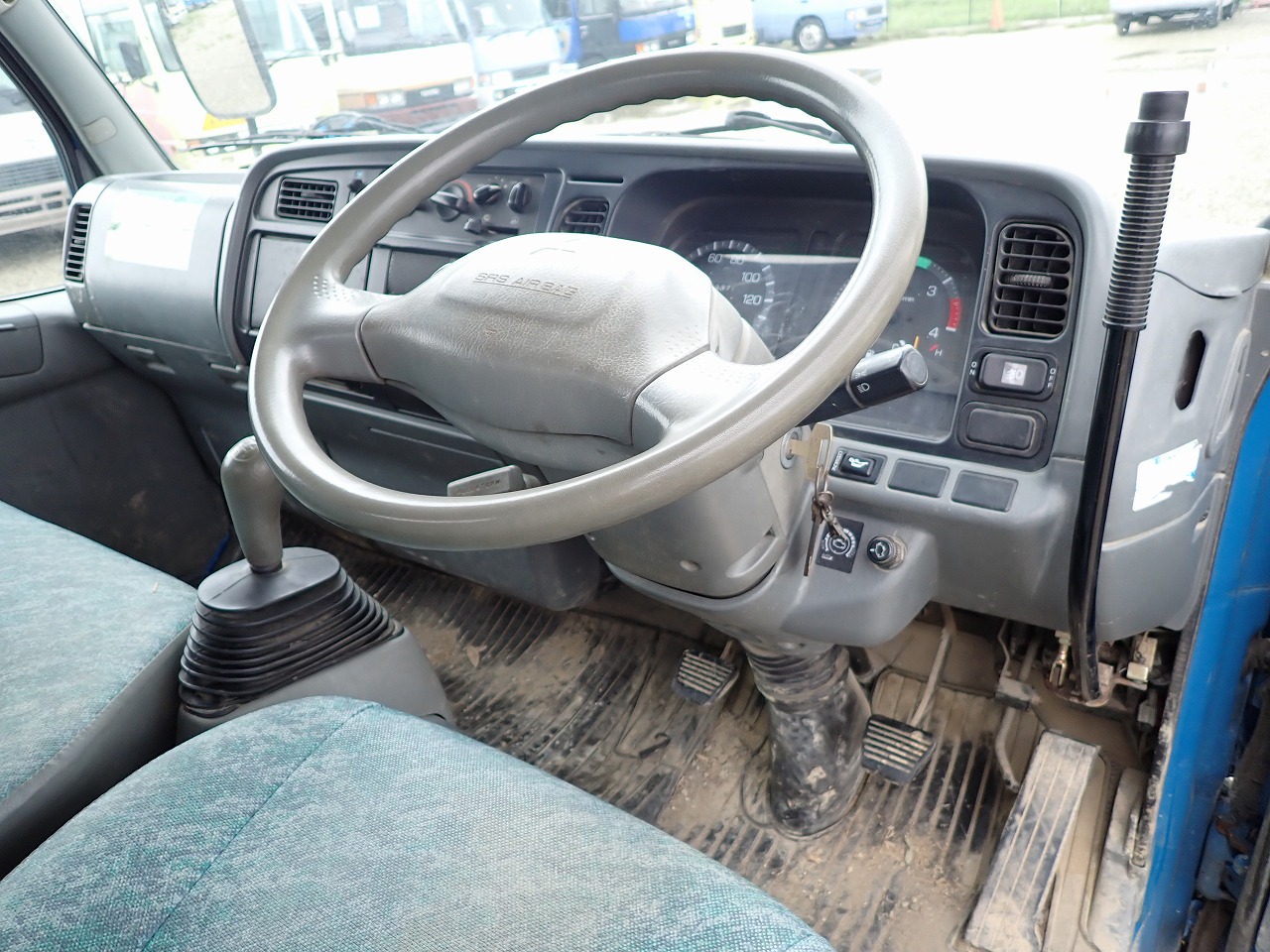 MITSUBISHI Canter