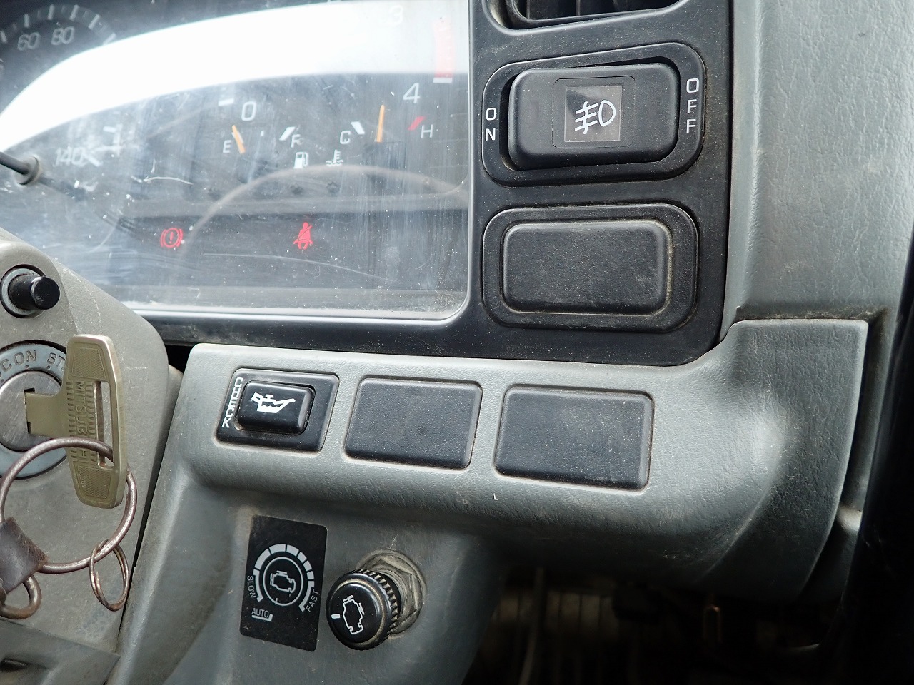 MITSUBISHI Canter