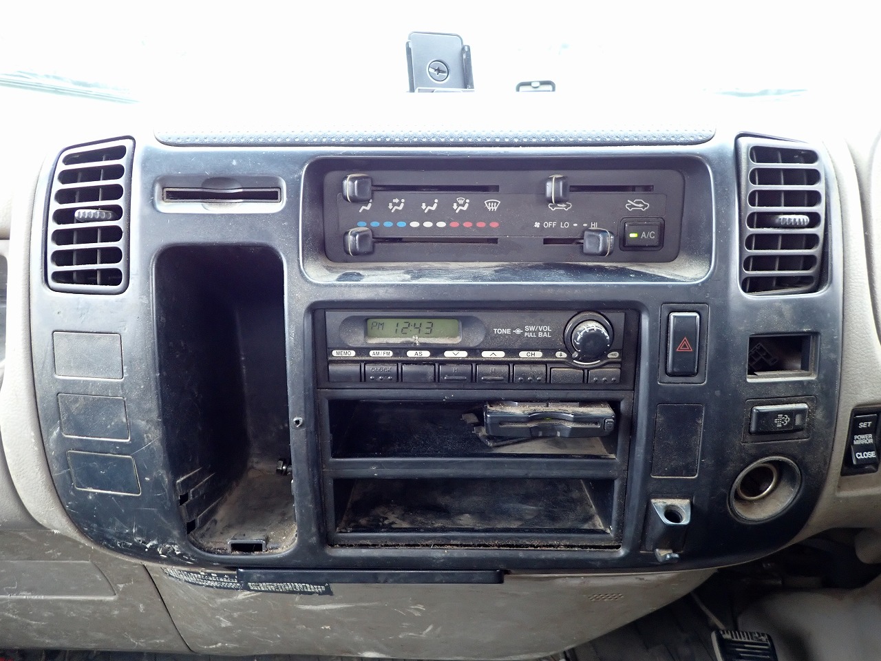 TOYOTA Dyna Truck