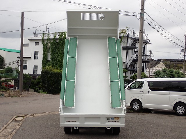 ISUZU Elf Truck