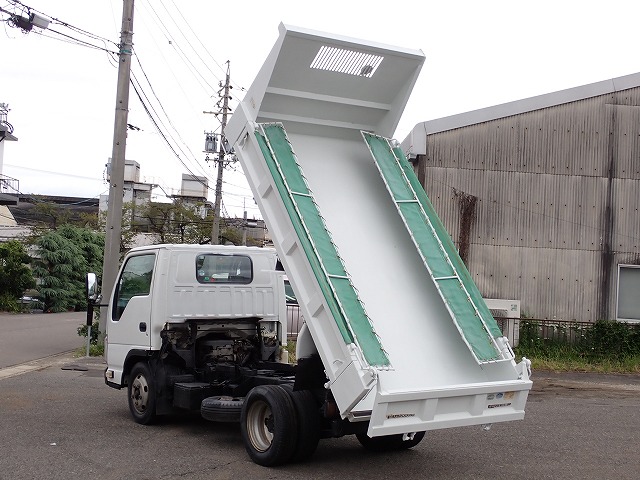 ISUZU Elf Truck