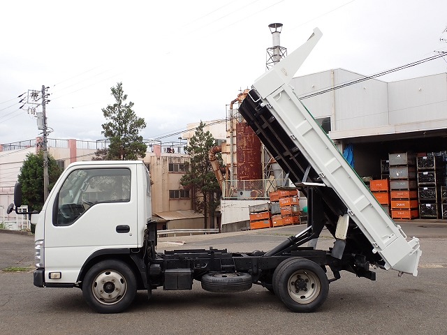 ISUZU Elf Truck