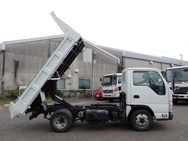 ISUZU Elf Truck