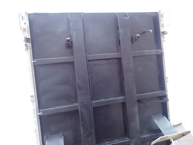 ISUZU Elf Truck