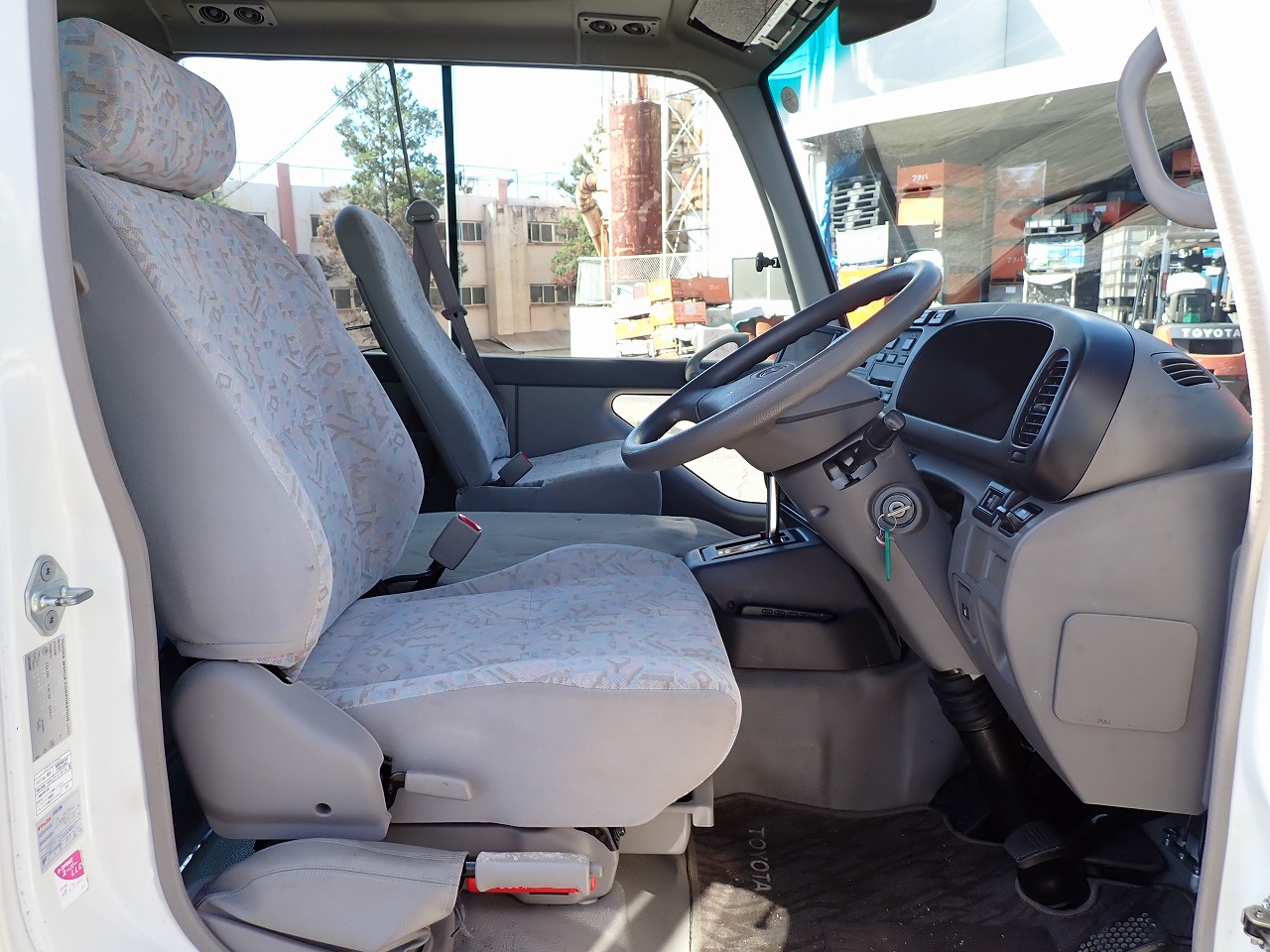 TOYOTA Coaster