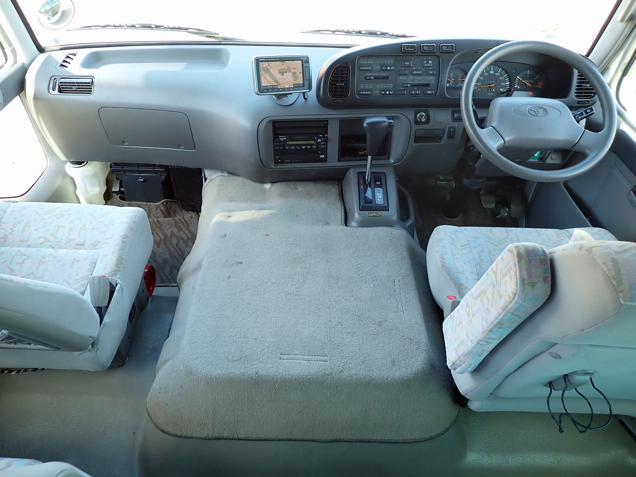TOYOTA Coaster