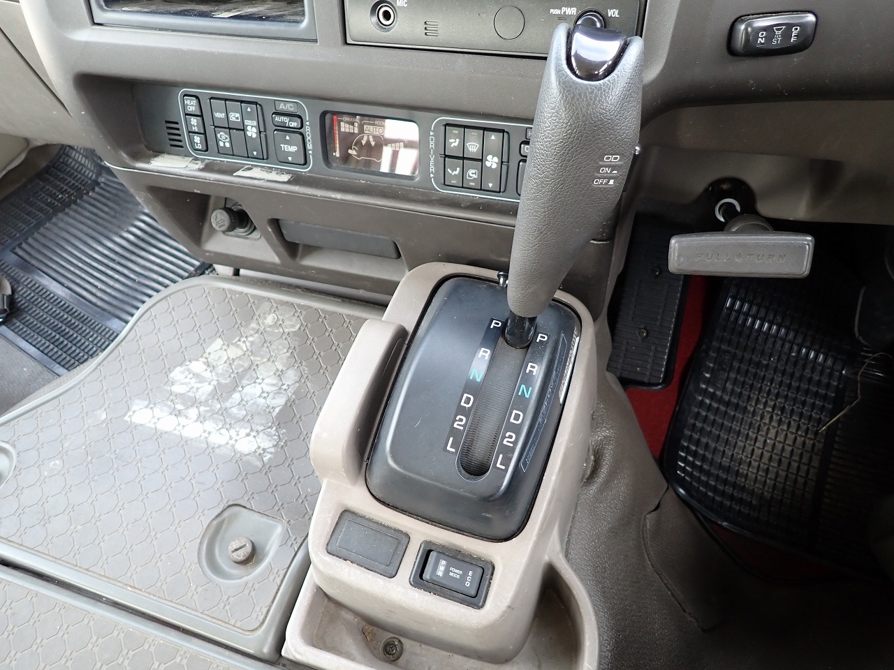 MITSUBISHI Rosa