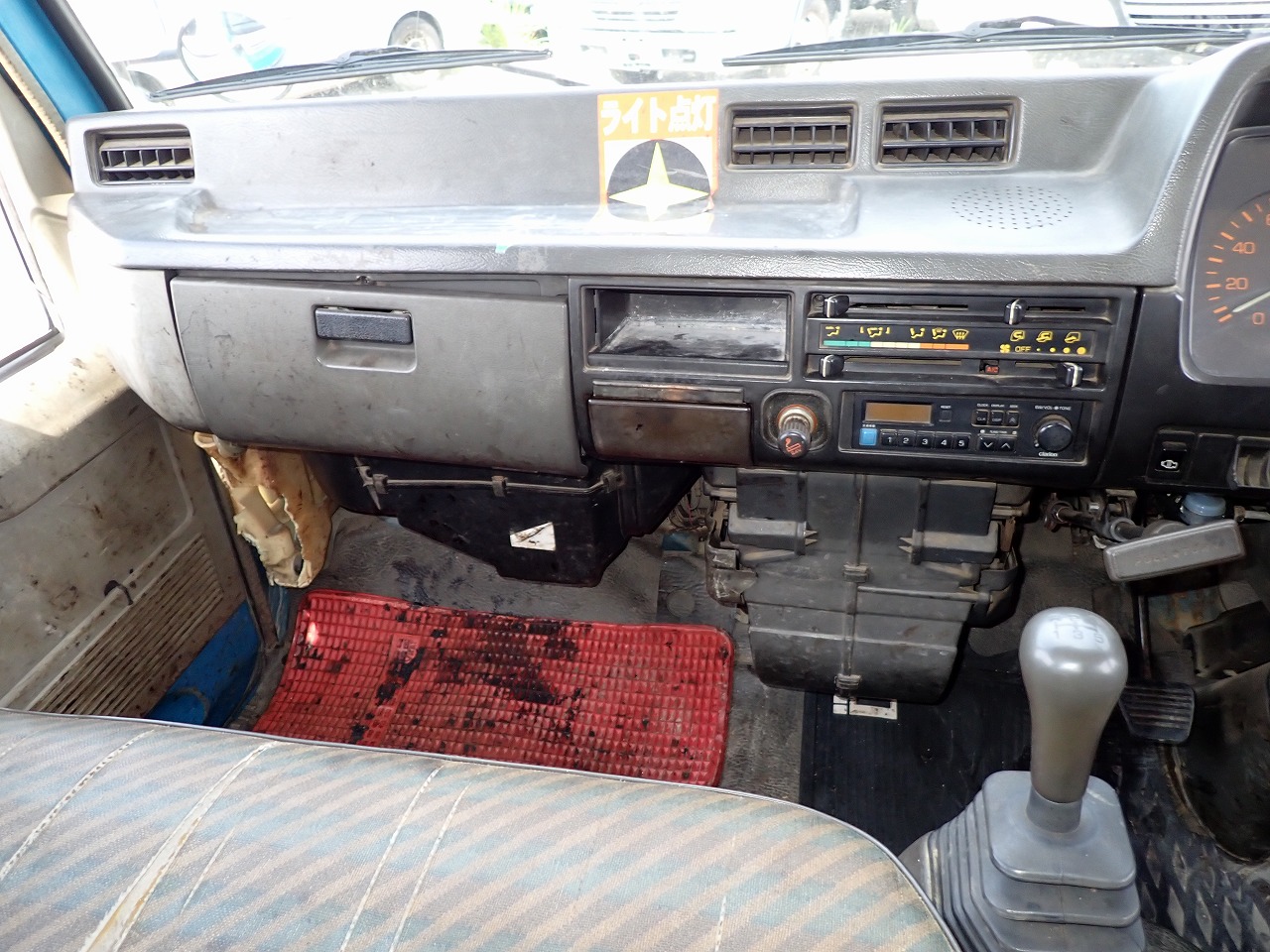 MITSUBISHI Canter
