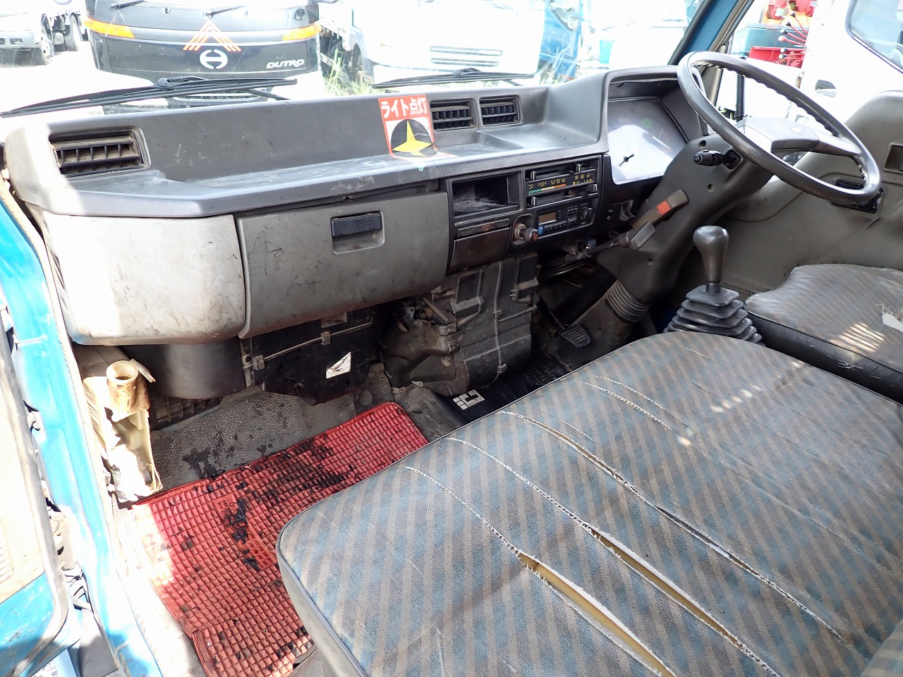 MITSUBISHI Canter
