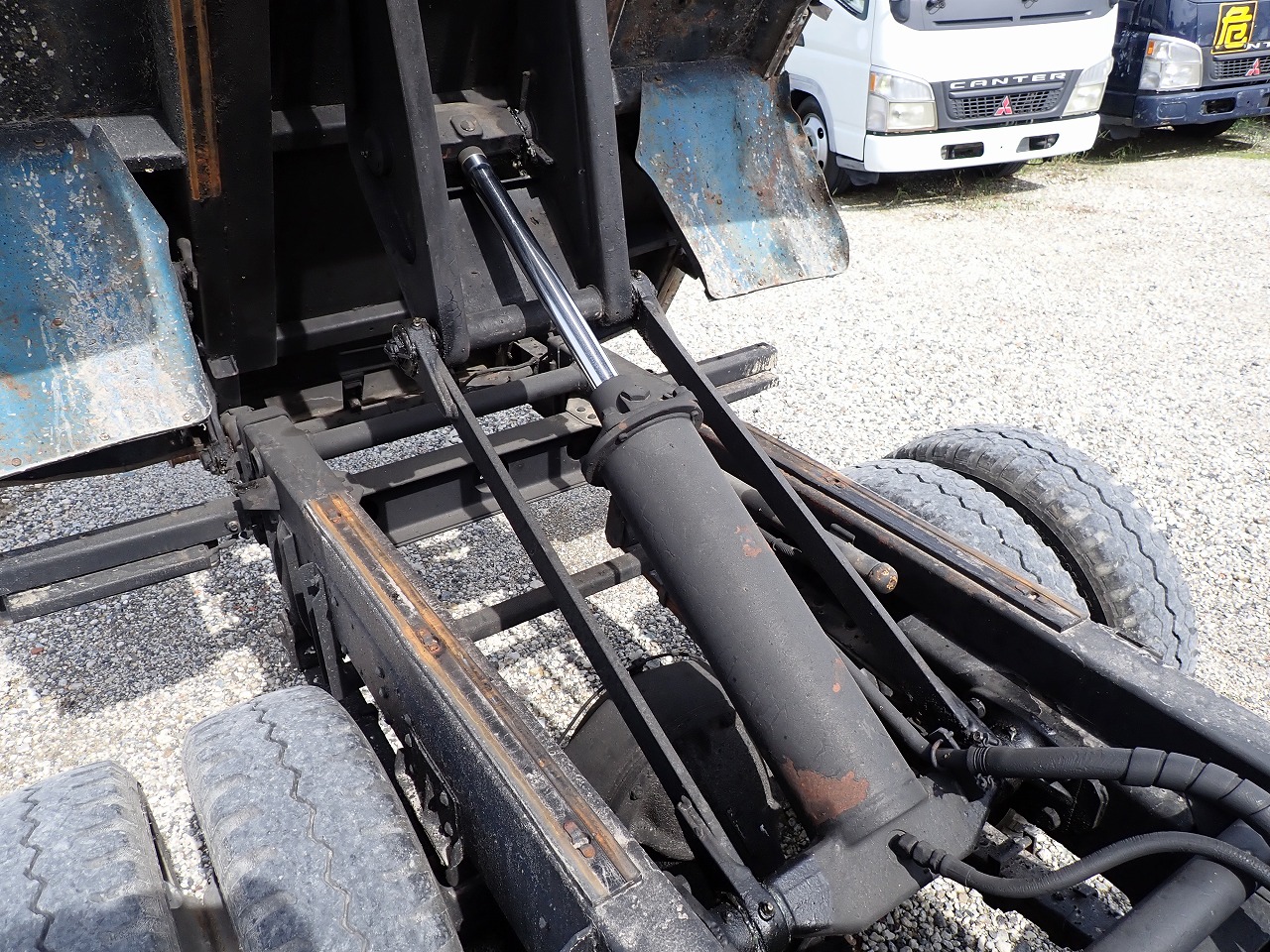 MITSUBISHI Canter