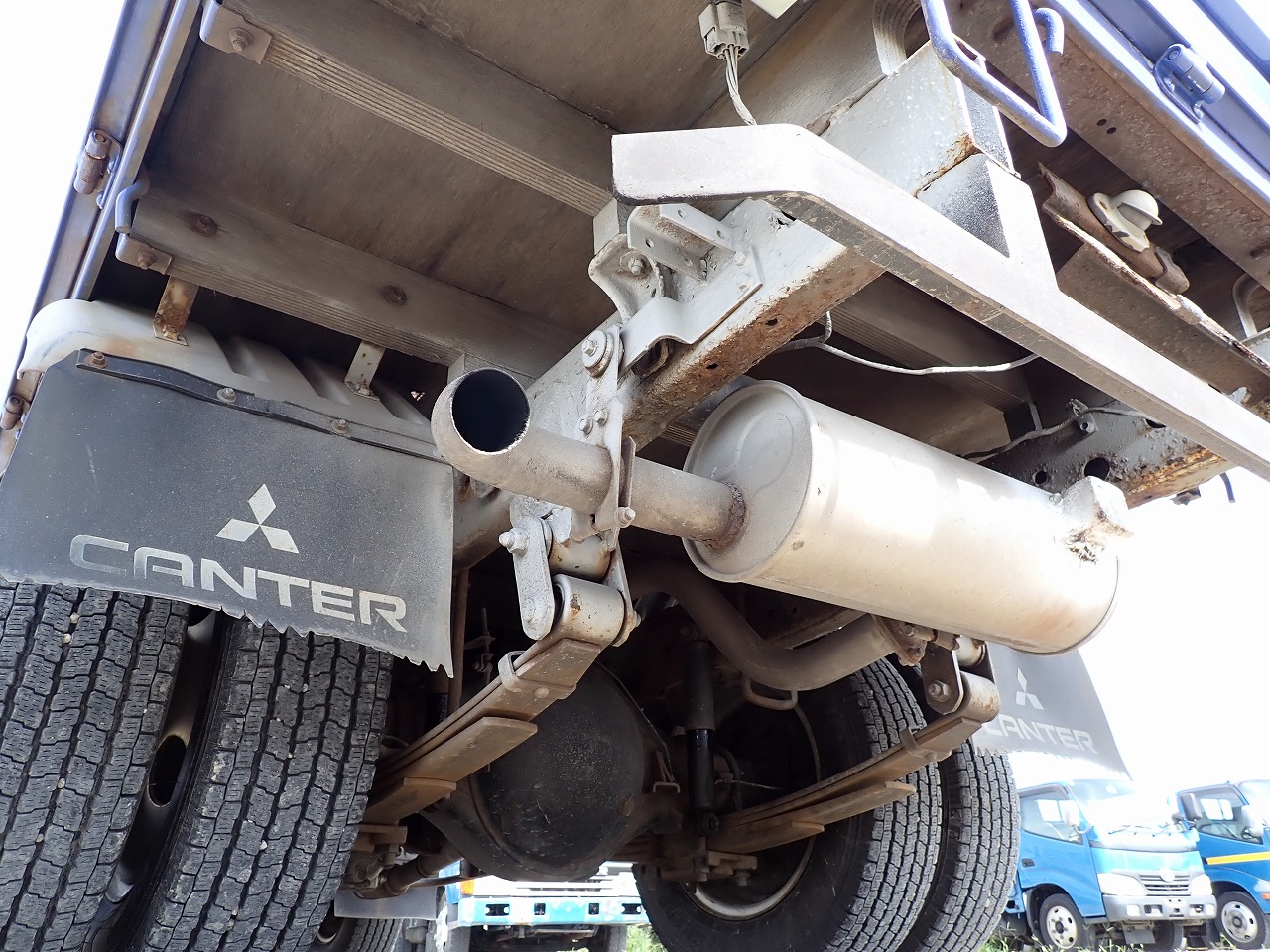 MITSUBISHI Canter