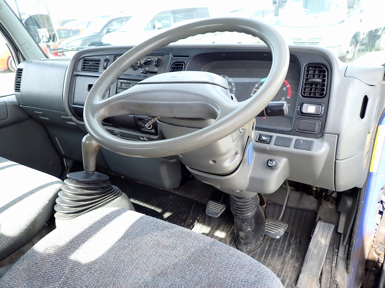 MITSUBISHI Canter