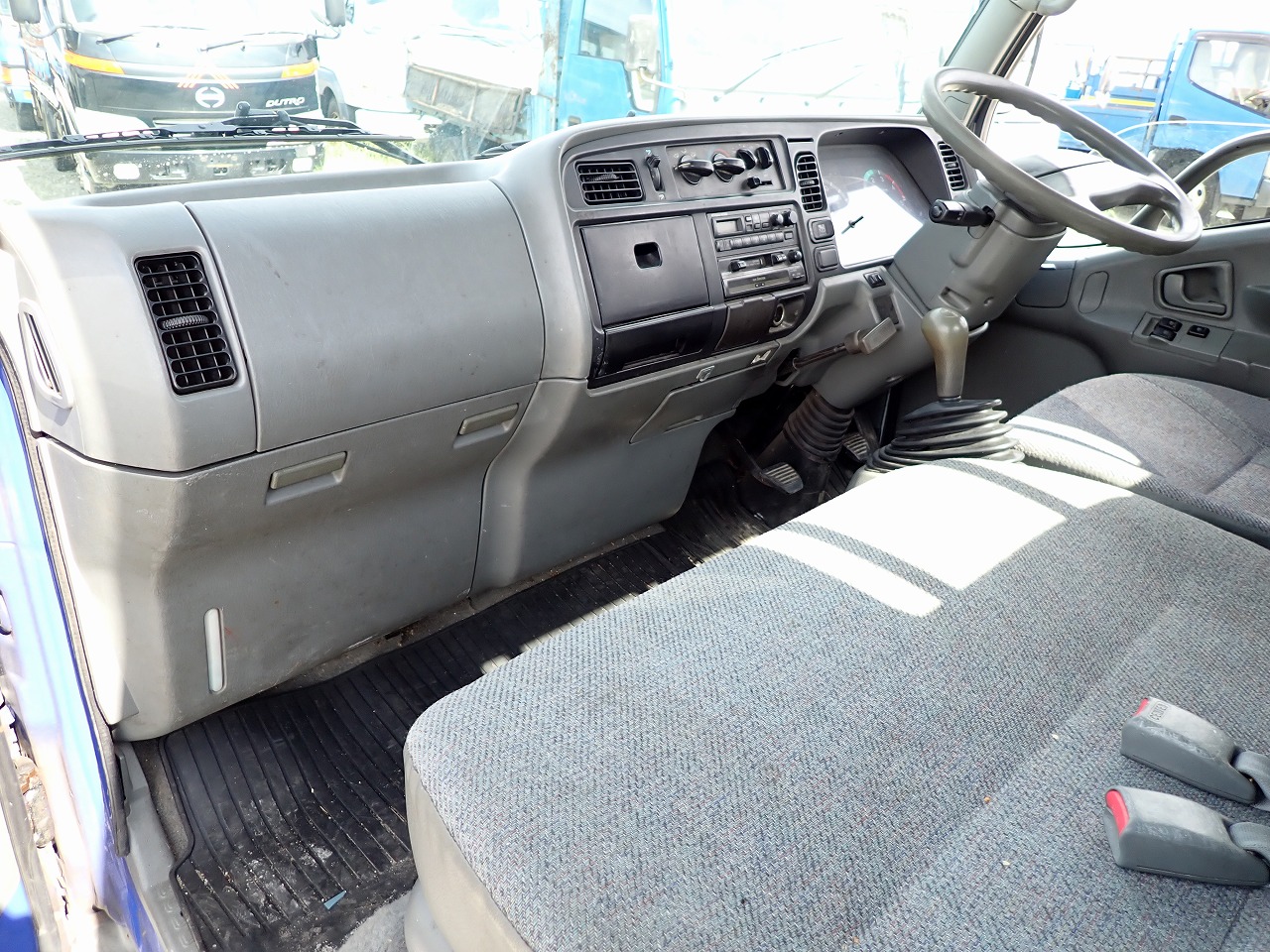 MITSUBISHI Canter