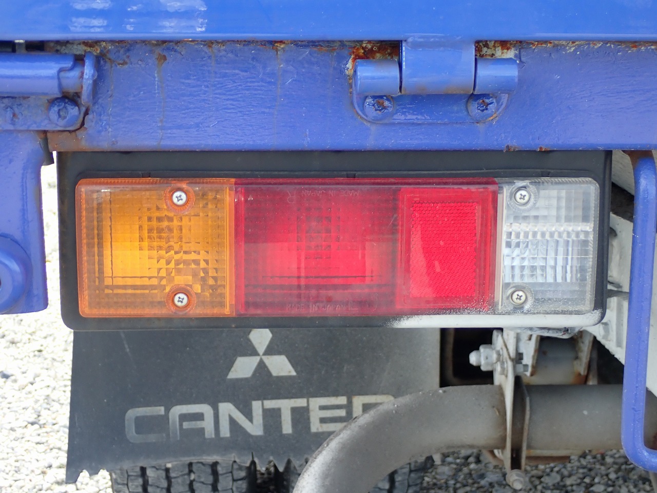 MITSUBISHI Canter