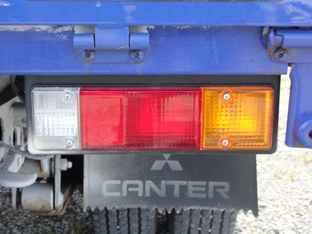 MITSUBISHI Canter