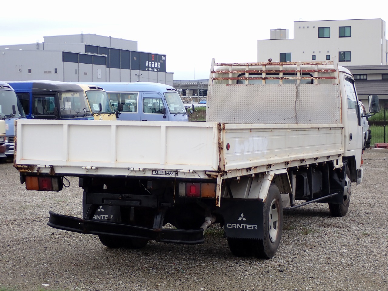 MITSUBISHI Canter
