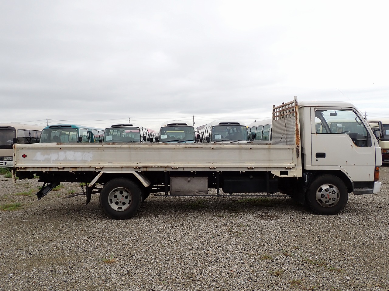 MITSUBISHI Canter