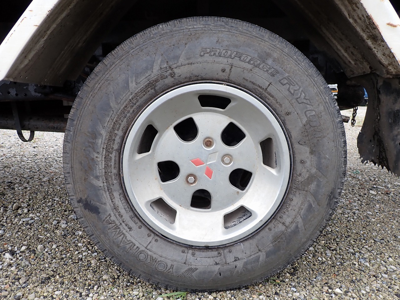 MITSUBISHI Canter