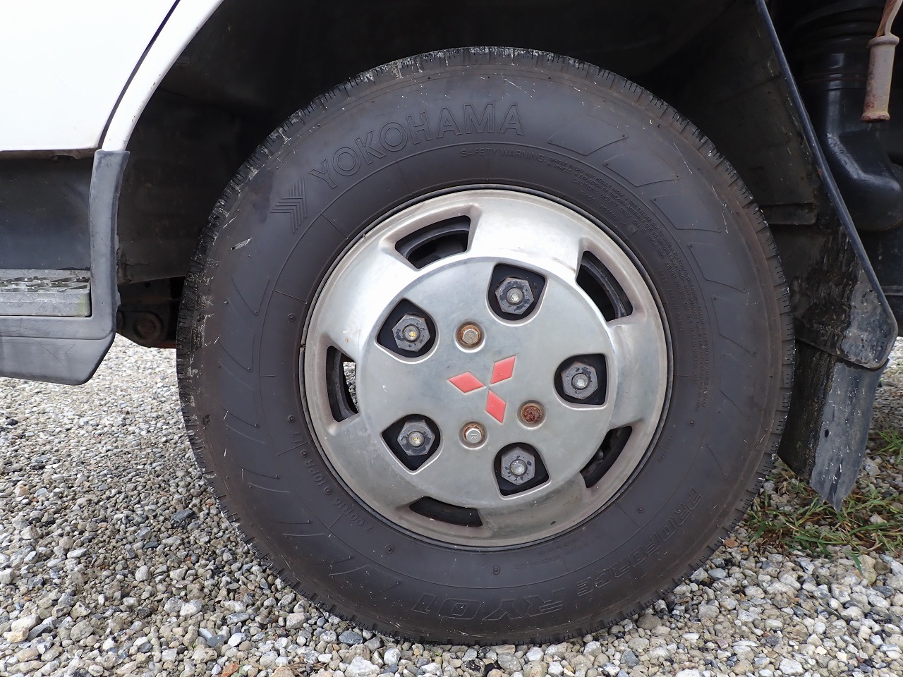 MITSUBISHI Canter