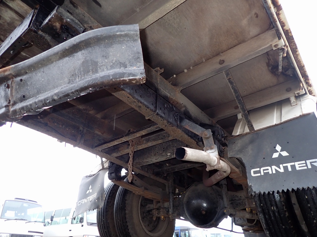 MITSUBISHI Canter