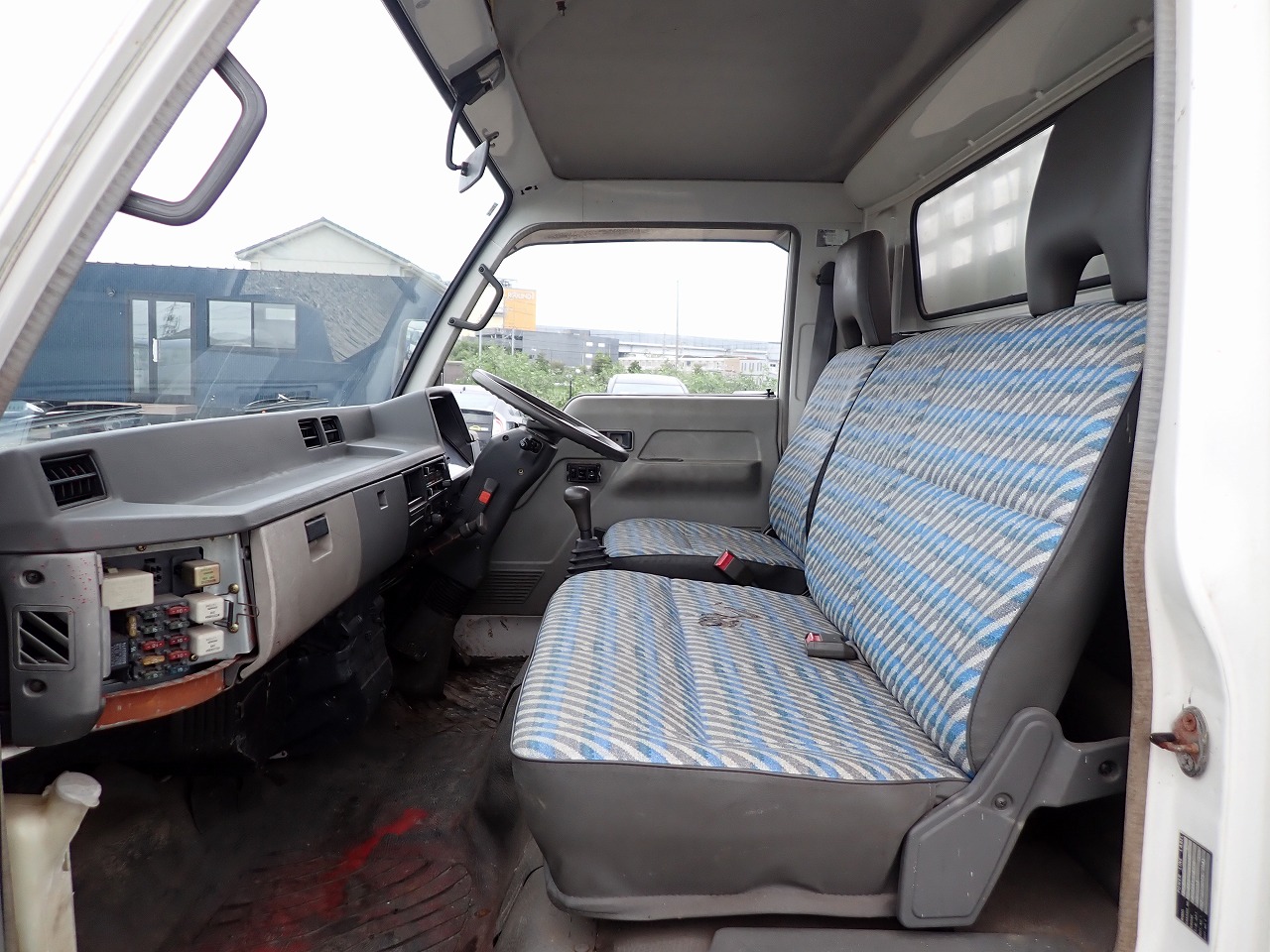 MITSUBISHI Canter