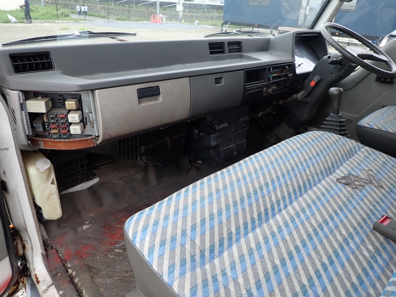 MITSUBISHI Canter
