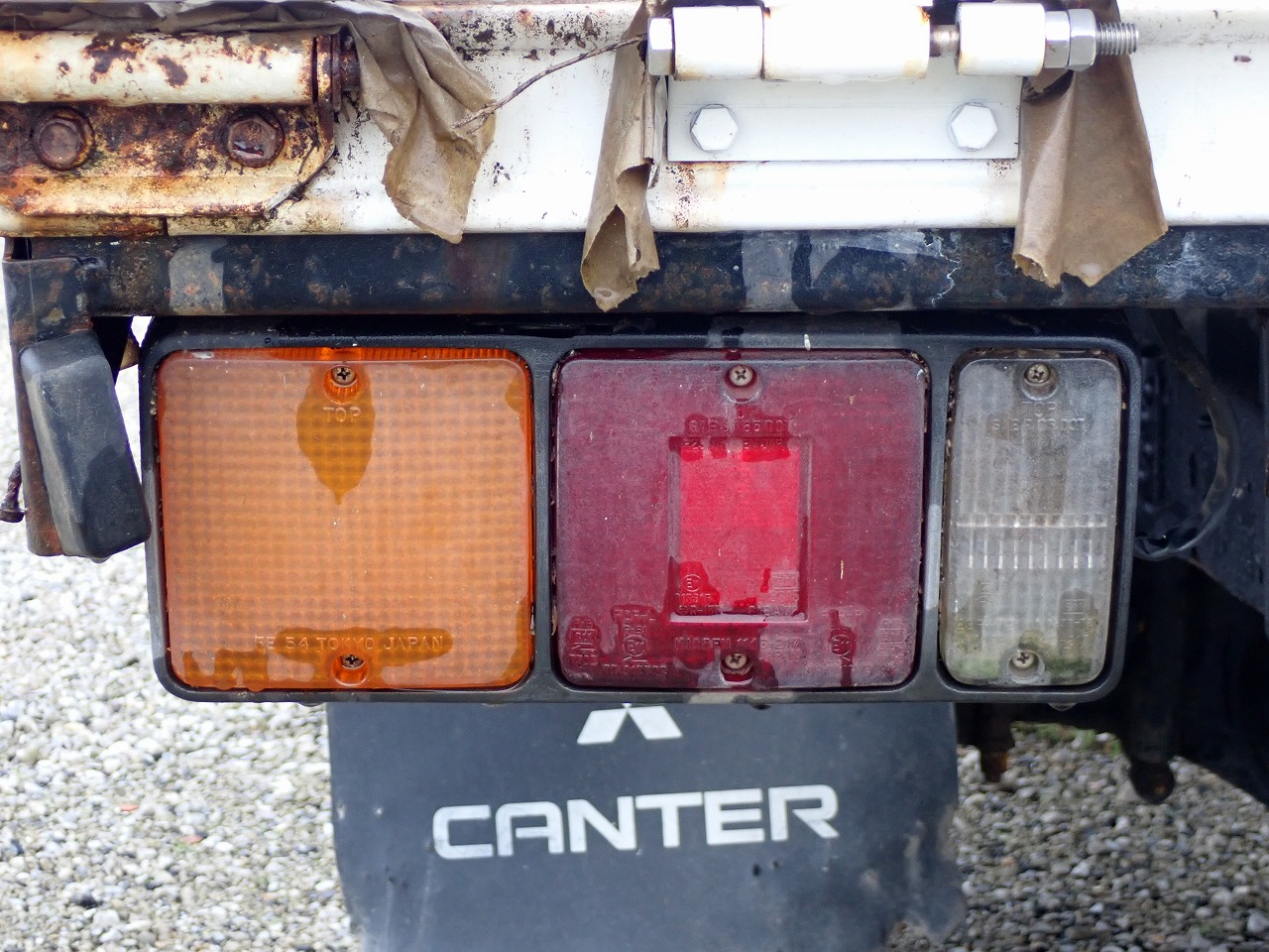 MITSUBISHI Canter