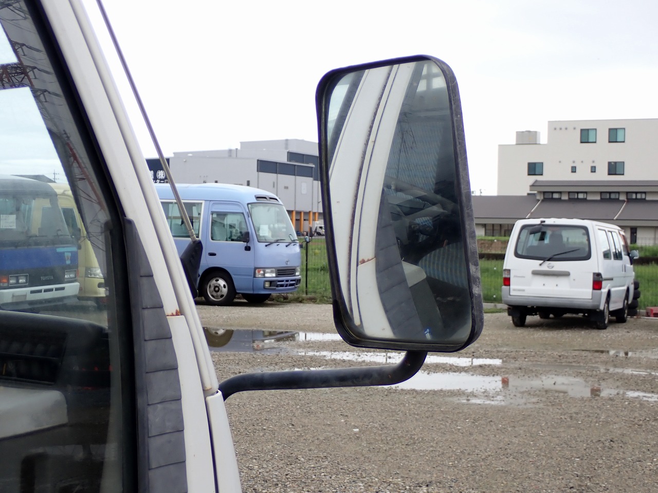 MITSUBISHI Canter
