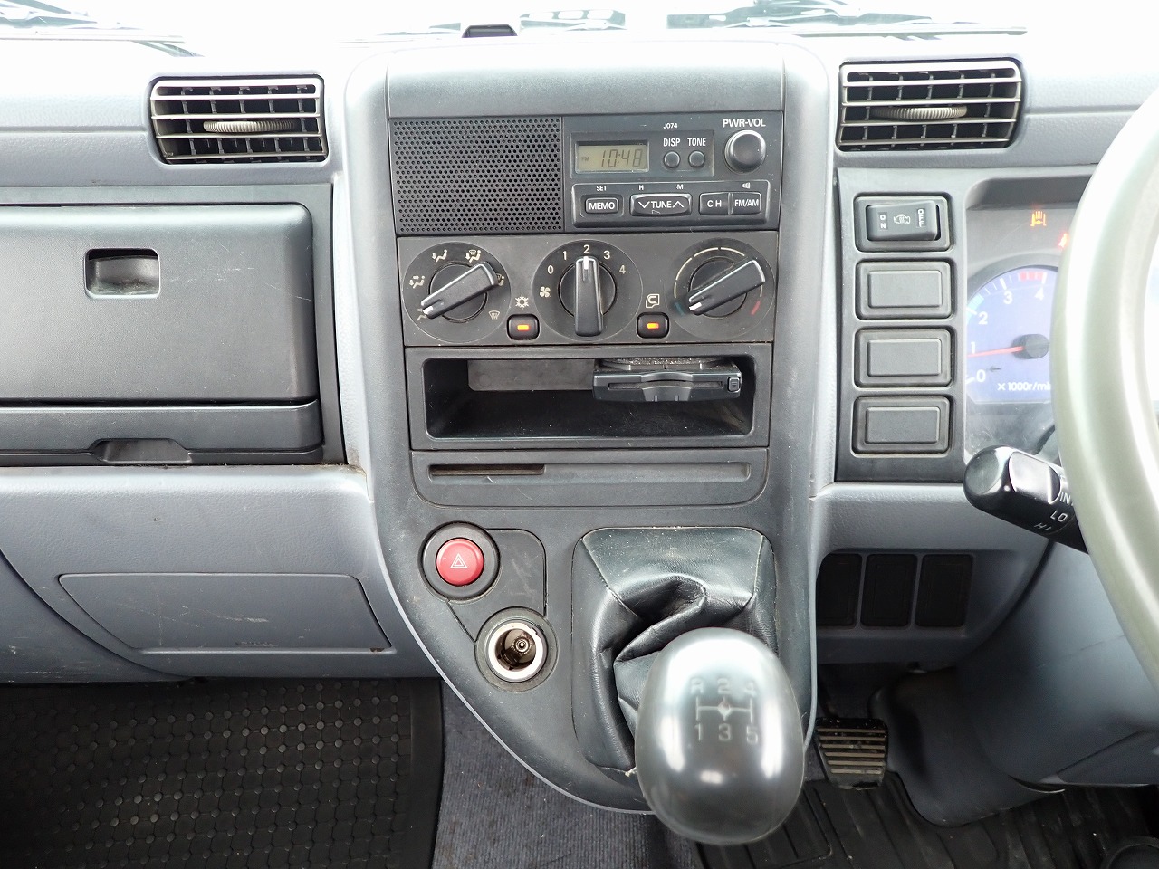 MITSUBISHI Canter