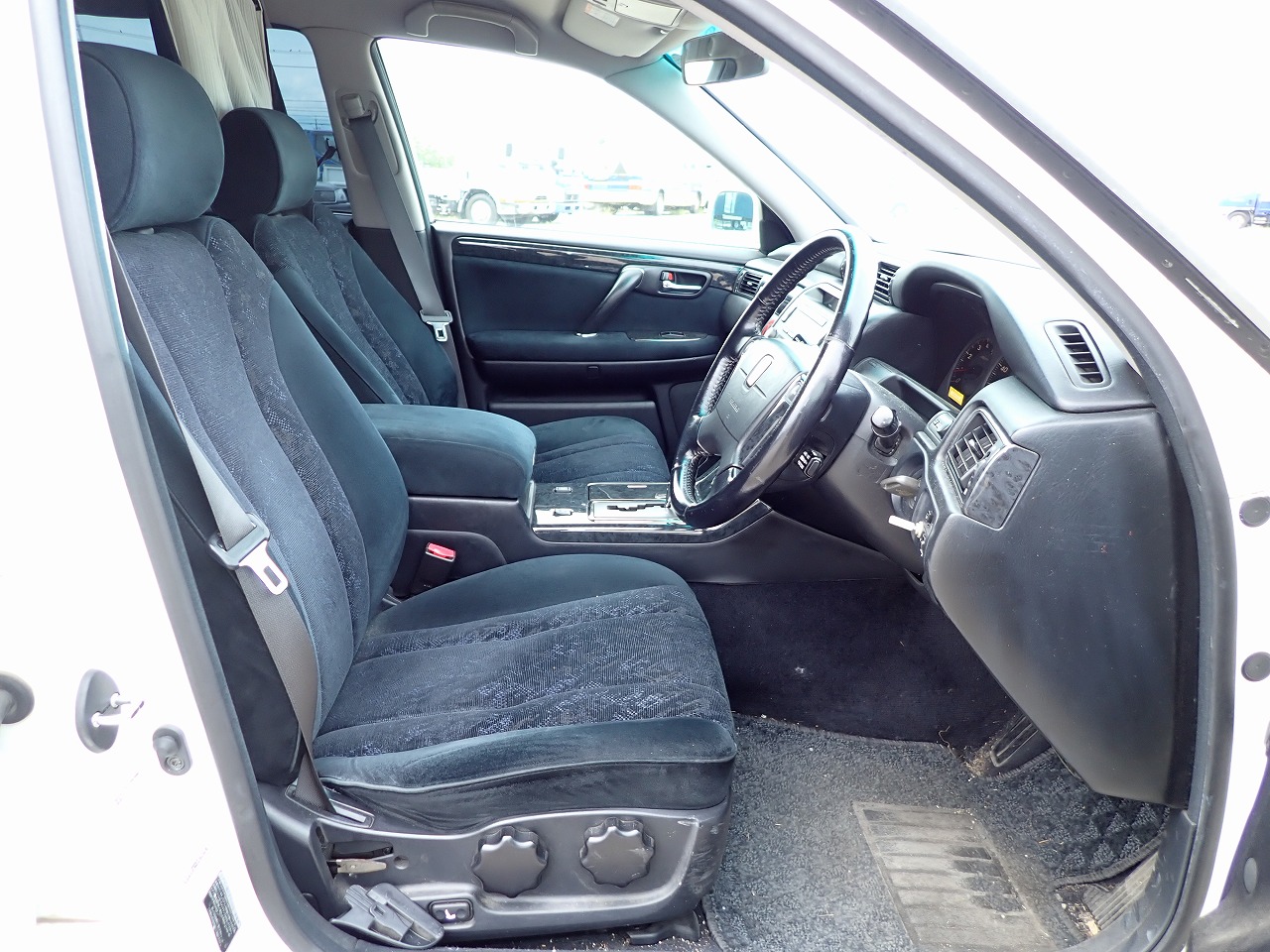 TOYOTA Crown Estate