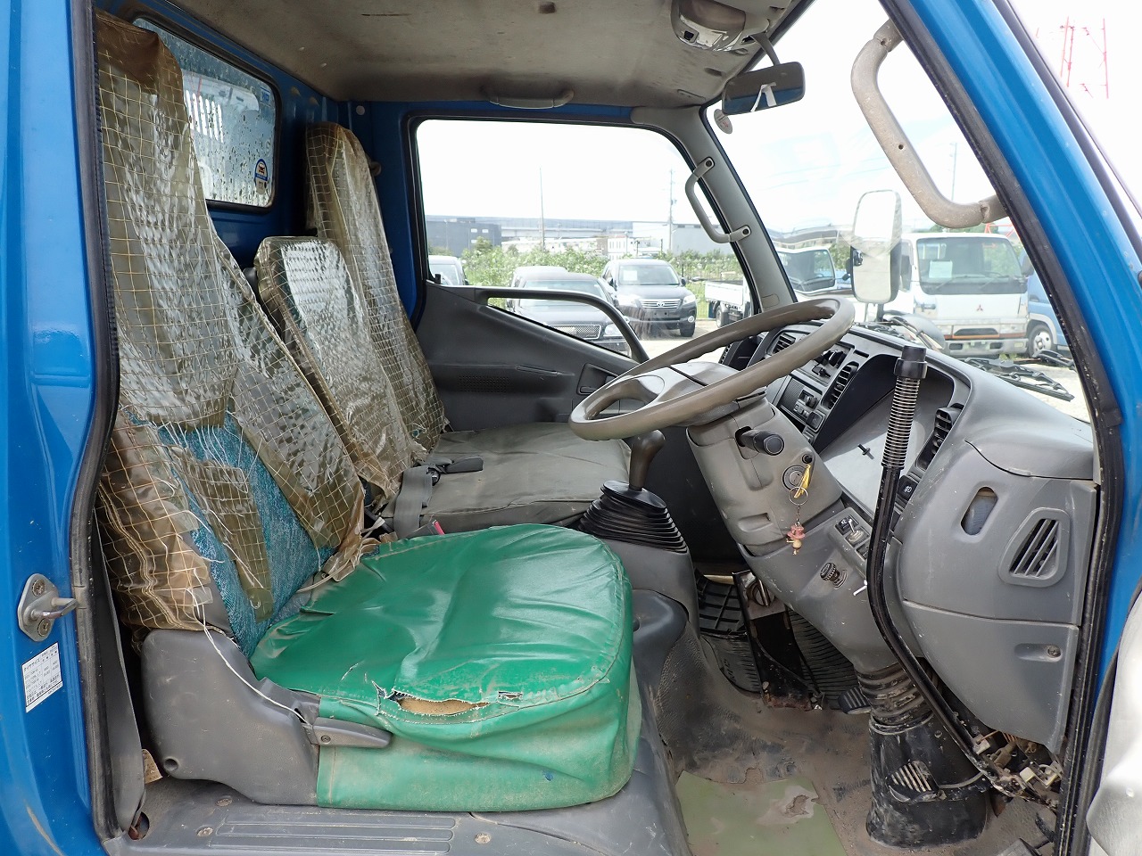 MITSUBISHI Canter