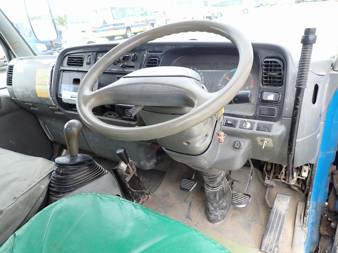 MITSUBISHI Canter
