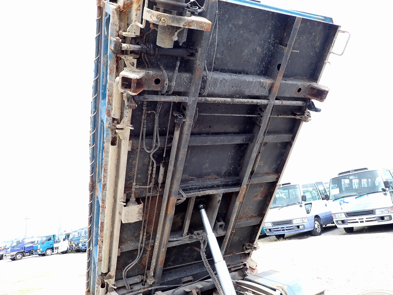 MITSUBISHI Canter